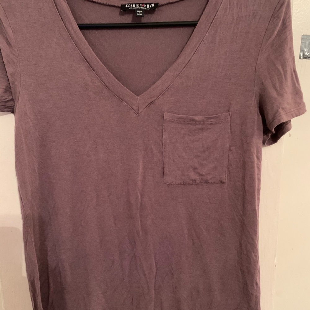 NWOT. V neck pocket t shirt. M